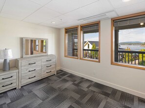 Interior - New Suite! Downtown! (CS-Evergreen State) (Friday Harbor)