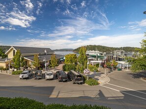 Parking - New Suite! Downtown! (CS-Evergreen State) (Friday Harbor)