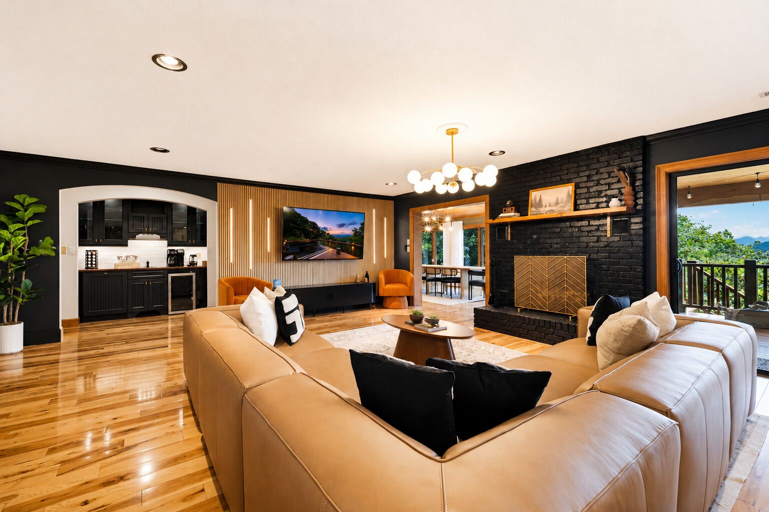 Smart TV, fireplace, books, stereo