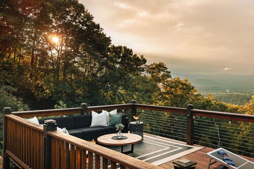 Indoor Pool Resort • Hot Tub + Sauna • Rooftop • Speakeasy • Caboose