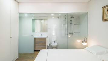 Premium Villa, 3 Bedrooms, Private Pool | Bathroom | Shower, hair dryer, bidet, towels