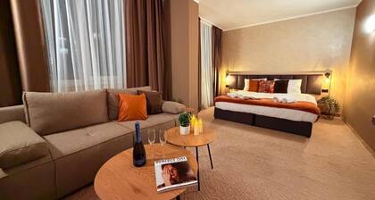 Hotel NIRA