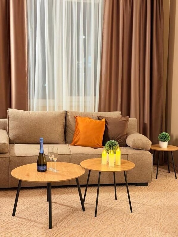 Living area - Hotel NIRA (Sofia)