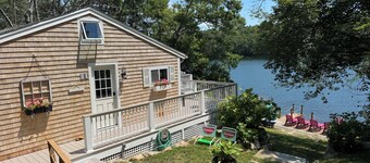 Tranquility Stays Here: Peaceful 2-bedroom cottage with AC on Pimlico Pond.
