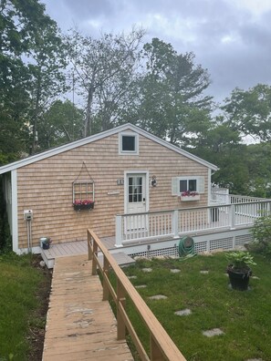 Exterior - Grandpa's Cottage: Soothing 2-bedroom cottage with AC on Pimlico Pond. (Sandwich)
