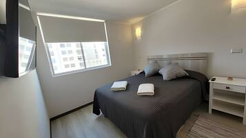 2 bedrooms, iron/ironing board, Internet, bed sheets