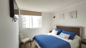 2 bedrooms, iron/ironing board, internet, bed sheets