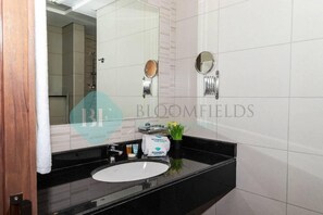 Apartment, Balcony | Bathroom - Bloomfields Studio in The View Raha Bea (Abu Dhabi)