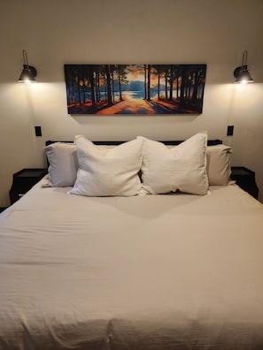 2 bedrooms, iron/ironing board, free WiFi, bed sheets - Modern 2-Bedroom Cottage Nestled Away in Northern Door County (Ellison Bay)