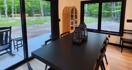 Modern 2-Bedroom Cottage Nestled Away in Northern Door County