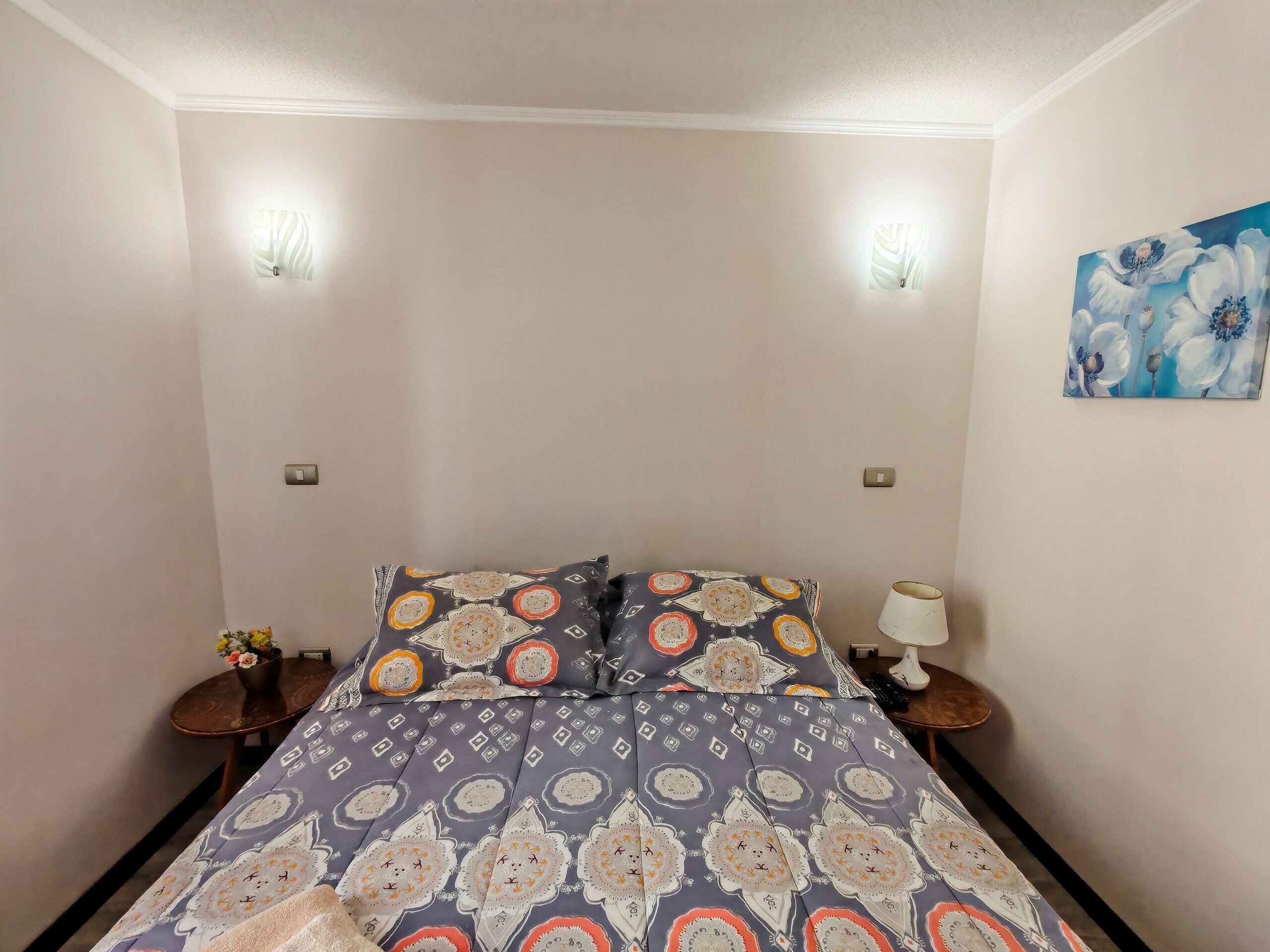 2 bedrooms, iron/ironing board, internet, bed sheets