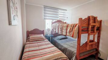 2 bedrooms, iron/ironing board, internet, bed sheets