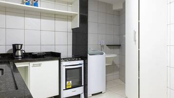 Apartment, 4 Bedrooms | Private kitchen