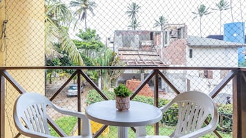 Apartment | Outdoor dining