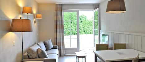 Apartment | Dining