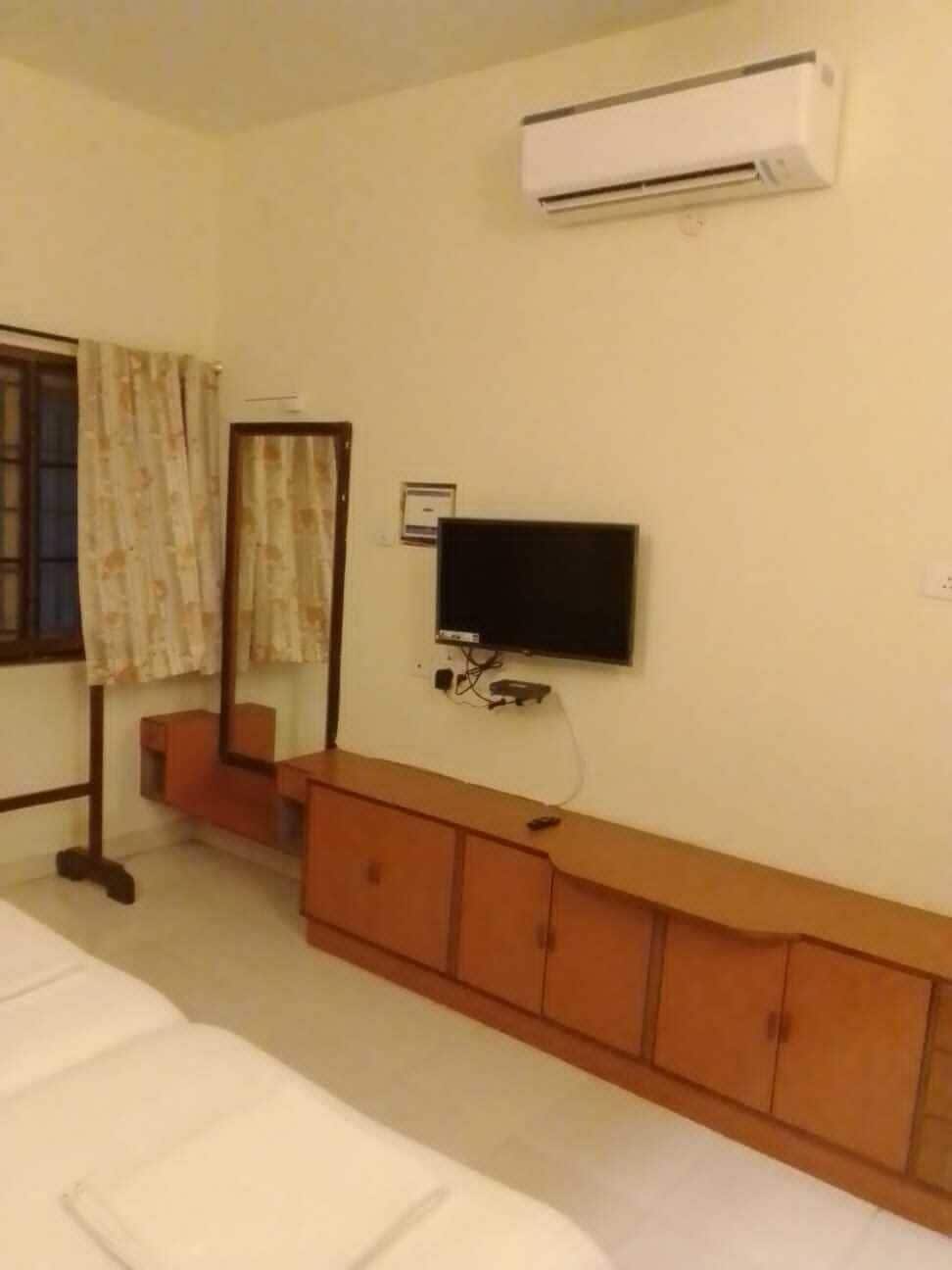 Deluxe Double or Twin Room, Balcony, Garden View | Desk, iron/ironing board, WiFi (free)