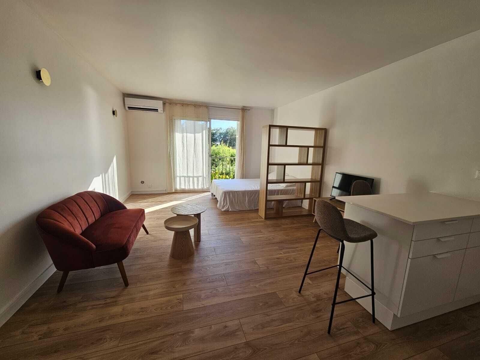 1 habitación, internet y ropa de cama 