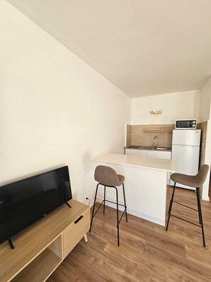 Private kitchen - Vacation Rental in a Seaside Resort (Grosseto-Prugna)