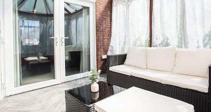 Vacant Nests Spacious 3BR house Free parking