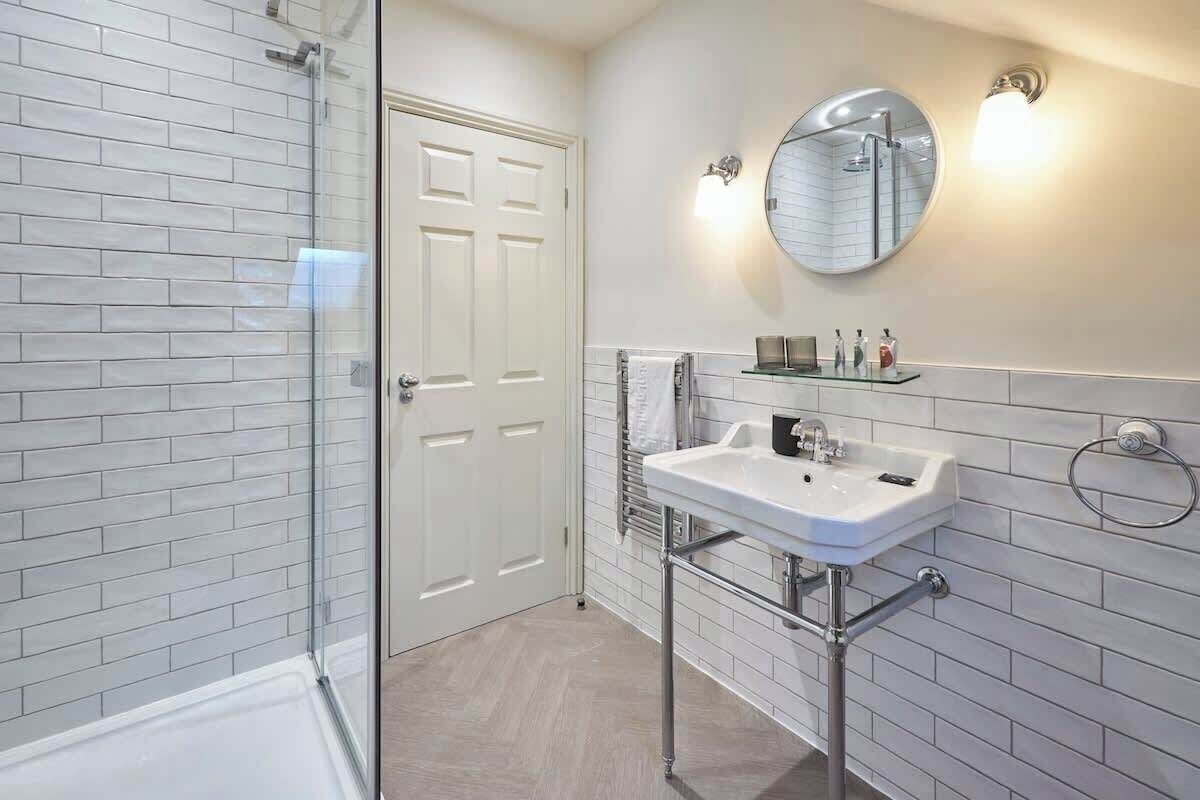 Shower, hair dryer, shampoo