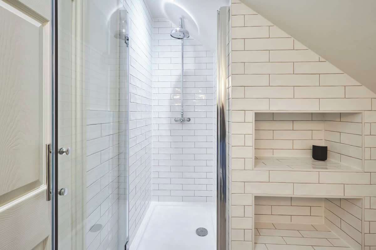 Shower, hair dryer, shampoo