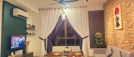 Superior Condo, 1 Bedroom, Non Smoking, Patio | Living area
