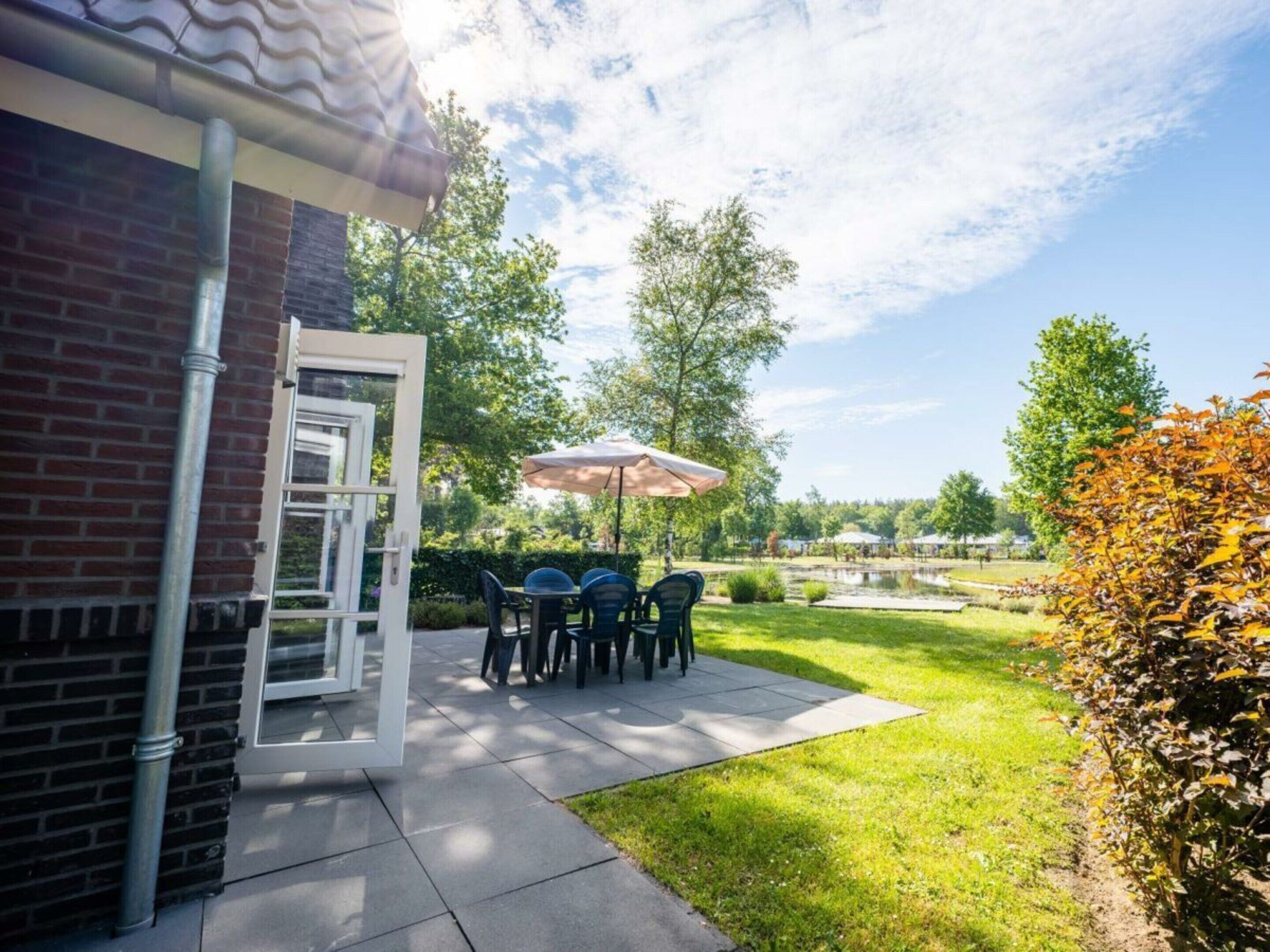 House | Outdoor dining