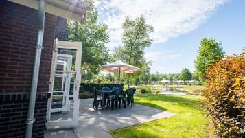House | Outdoor dining