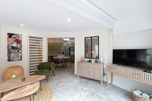 TV - Luxury villa in the dunes, 300 meters from the water (Torreilles)