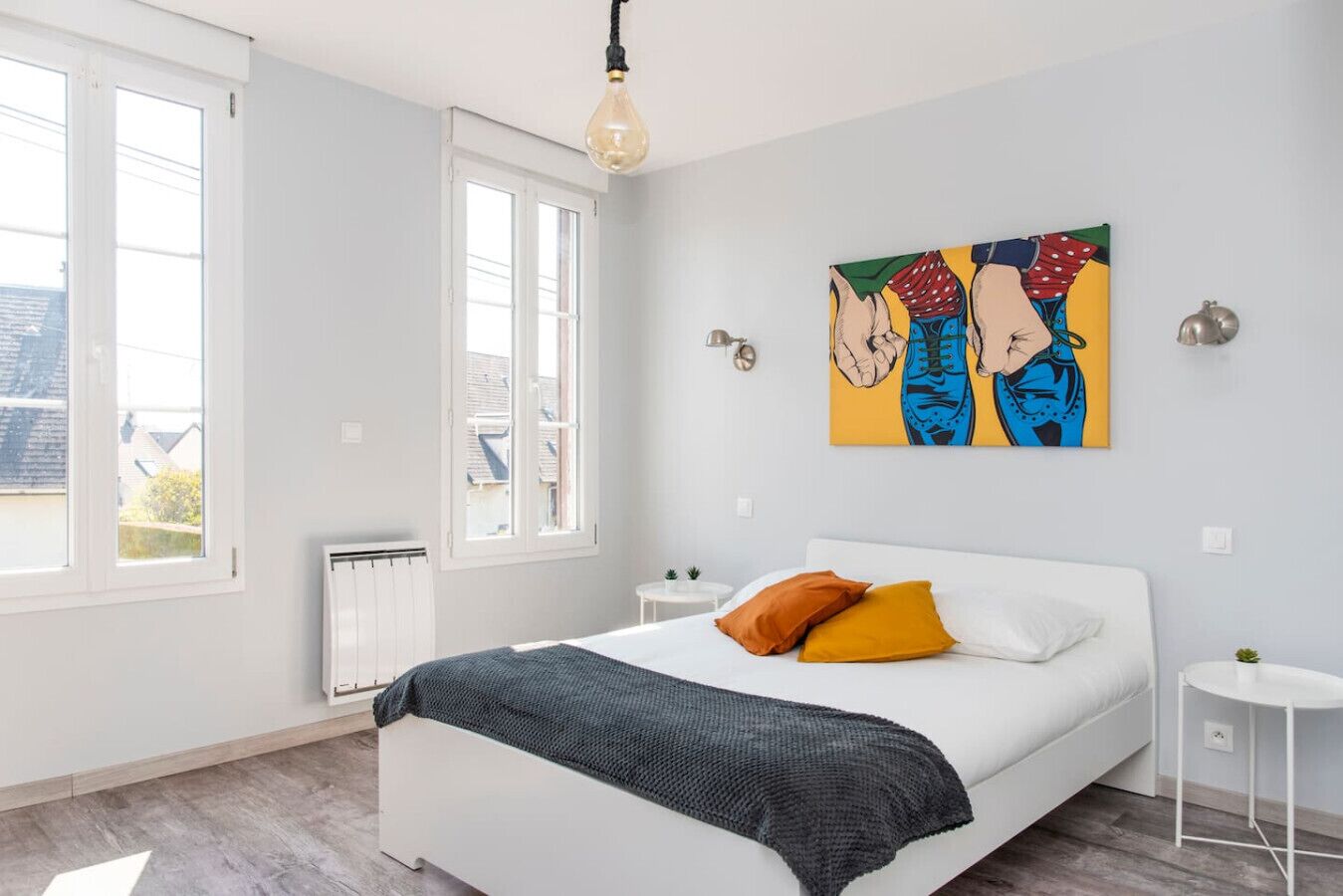 Iron/ironing board, travel crib, WiFi, bed sheets