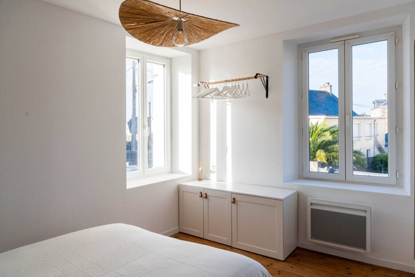 Iron/ironing board, travel cot, WiFi, bed sheets