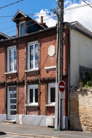Exterior - Triplex for 4 people, 10-minute walk from downtown (Caen)