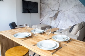 Dining - Triplex for 4 people, 10-minute walk from downtown (Caen)