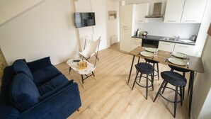 TV - A modern and welcoming historic neighborhood (Caen)