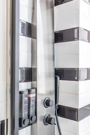 Hair dryer, towels, soap, shampoo - Braccia-House Catania (Catania)