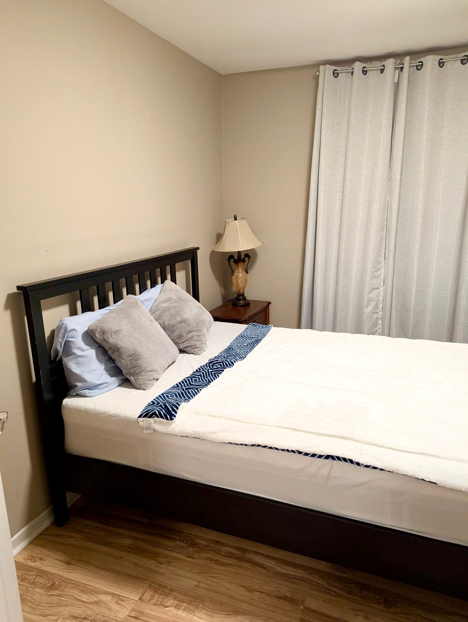 WiFi, bed sheets