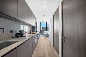 Coffee/tea maker, fridge, microwave, oven - E11EVEN Deluxe Suite w/ Rooftop Pool & City Views (Miami)