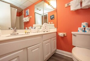Shower, hair dryer, towels, shampoo - Sea Mist 50810 Ocean View Escape (Myrtle Beach)
