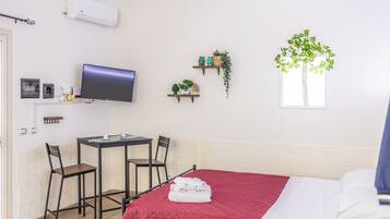 Classic Studio | Free WiFi
