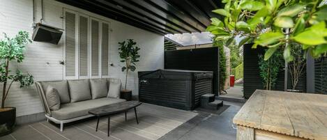 House | Balcony
