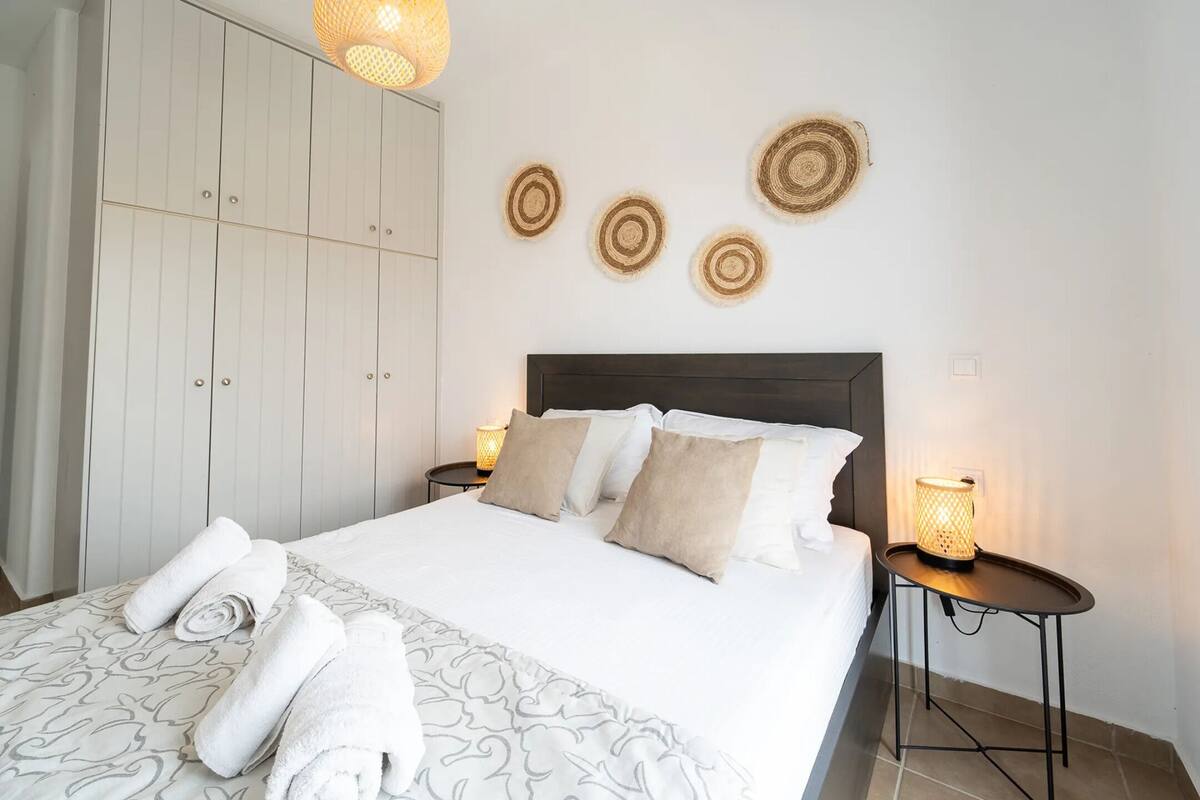 Signature Suite with Panoramic Sea View