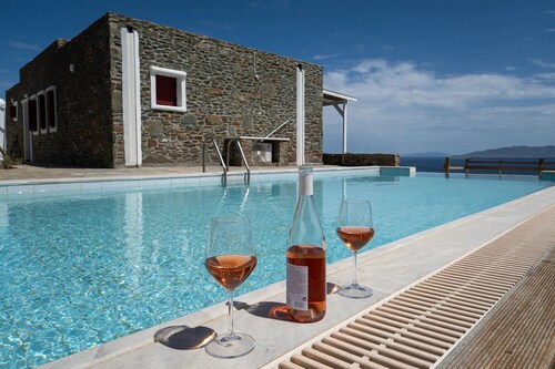 Nalo Suites & Villas