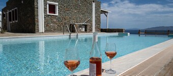 Nalo Suites & Villas