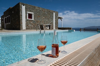 Nalo Suites & Villas