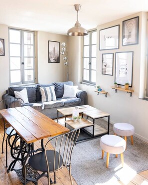 TV - Apartment for 2, Place St. Sauveur (Caen)