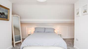5 bedrooms, WiFi (free), individually decorated, individually furnished