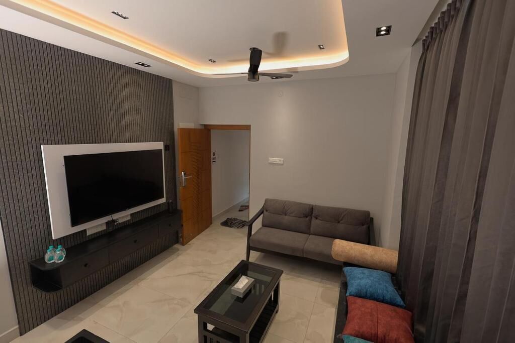 Apartment, Balkon, Flussblick | Wohnbereich