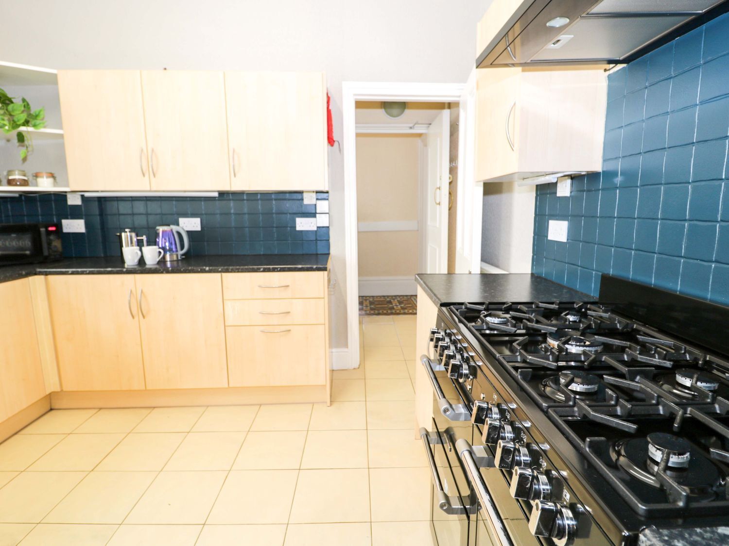 Dishwasher, cookware/dishes/utensils