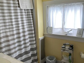 Bathroom - 3-bedroom house In Jacksonville, IL (Jacksonville)