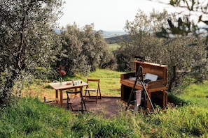 Outdoor dining - Ottagono – Your Elegant Nature Retreat in the Tuscan Olive Grove (Toscana)
